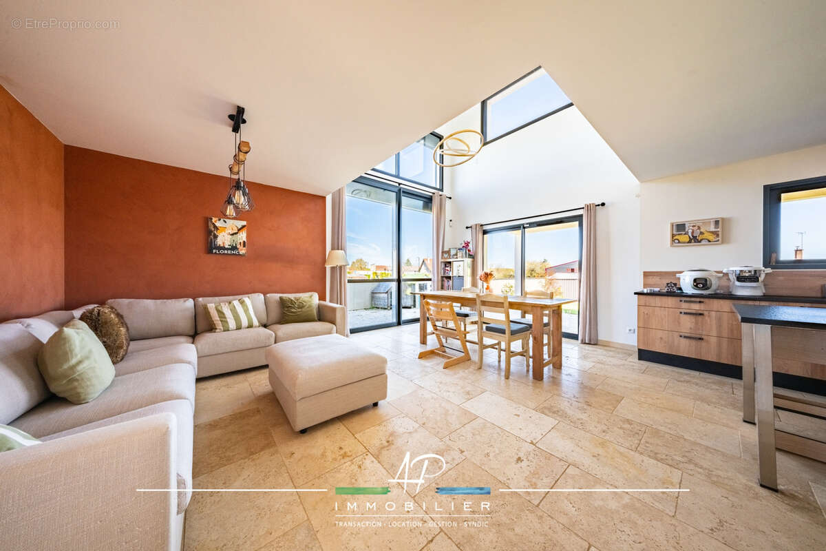 Maison à MIREBEAU-SUR-BEZE