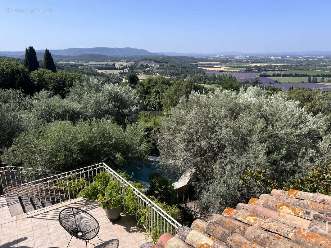Maison à LA GARDE-ADHEMAR