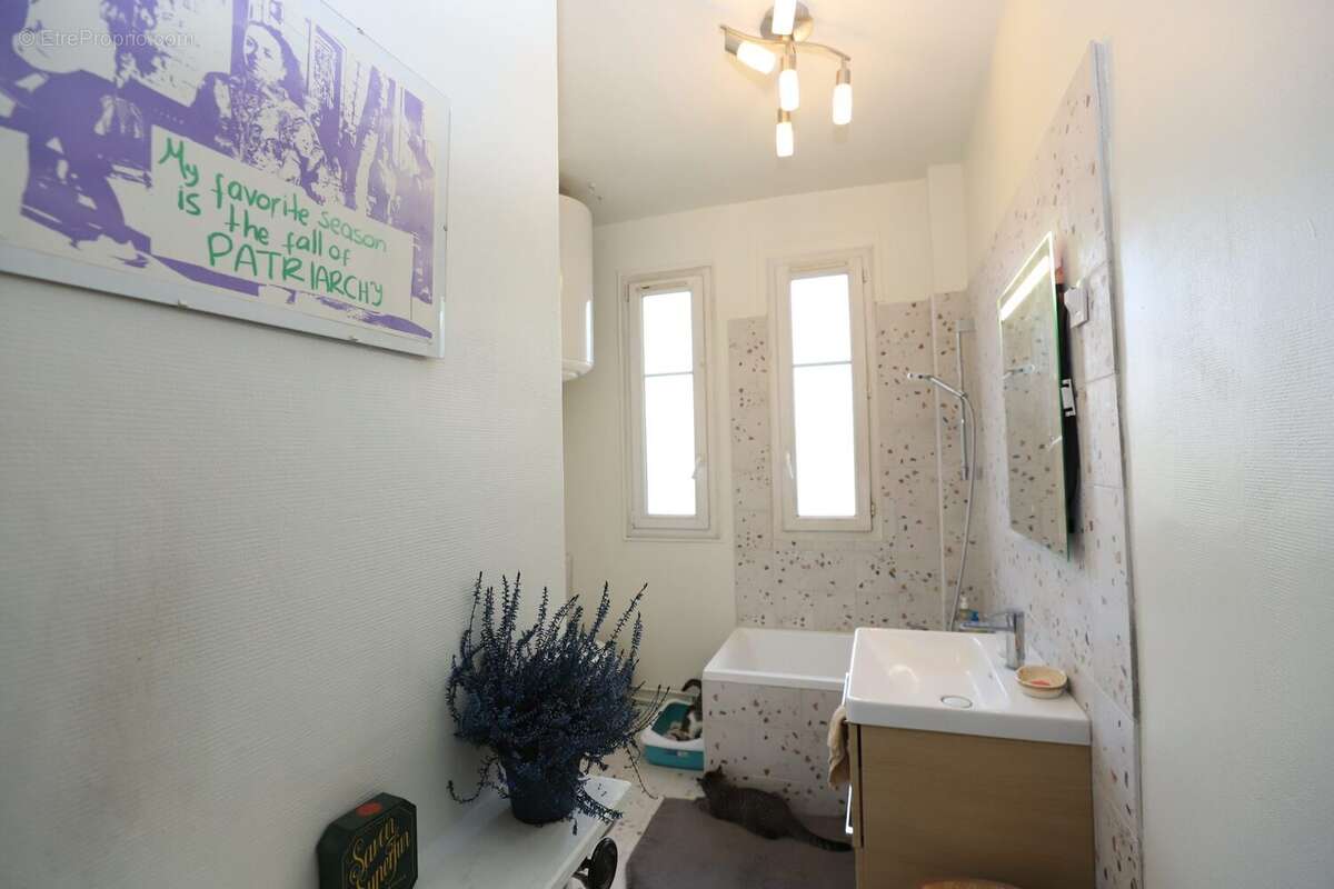 Appartement à LES LILAS