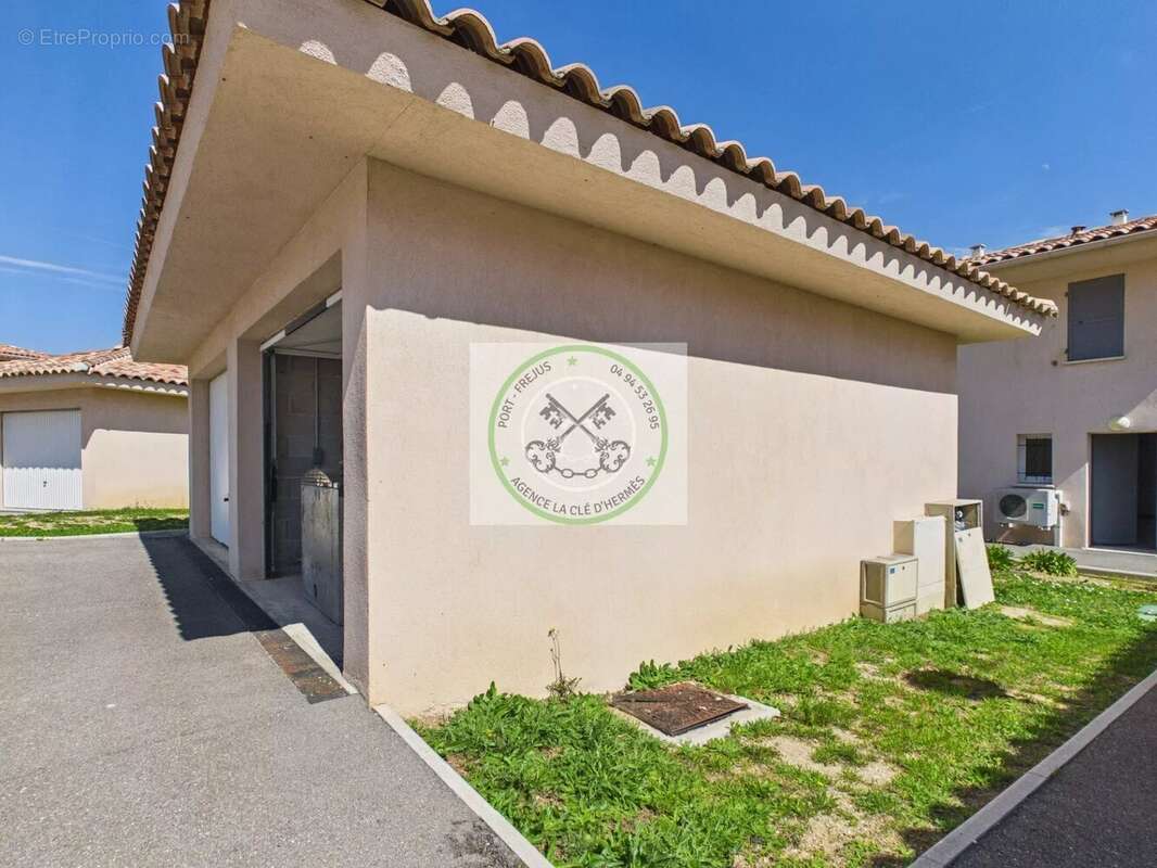 Maison à ROQUEBRUNE-SUR-ARGENS