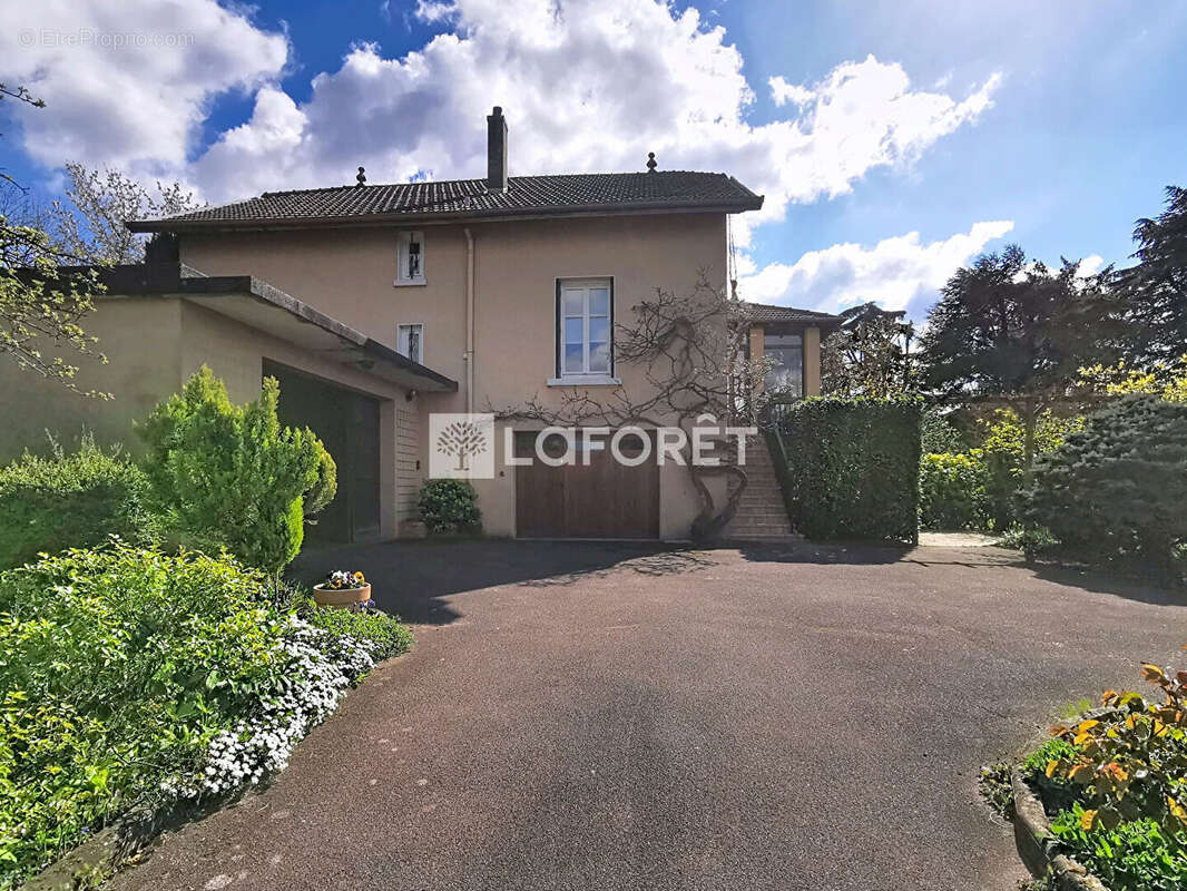 Maison à NEUVILLE-SUR-SAONE