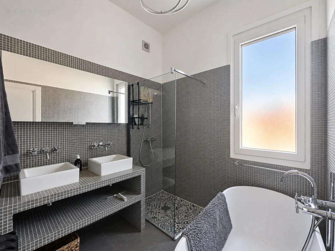 Charmant F4 type Haussmannien sans travaux ! - photo 9