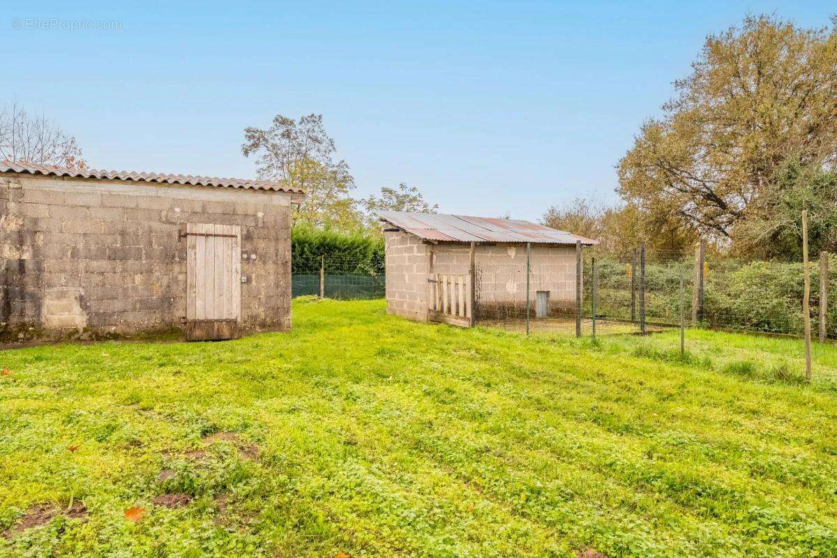 Maison à LES EGLISOTTES-ET-CHALAURES