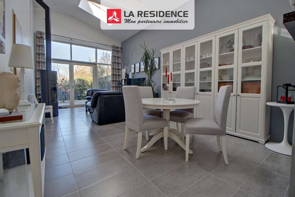 Maison à VERNEUIL-SUR-SEINE