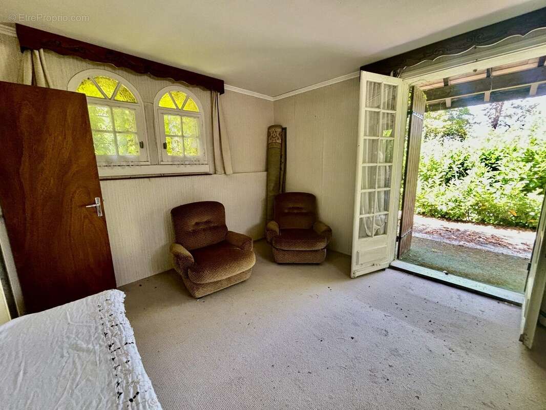 Maison à SAINT-ANTOINE-DE-FICALBA