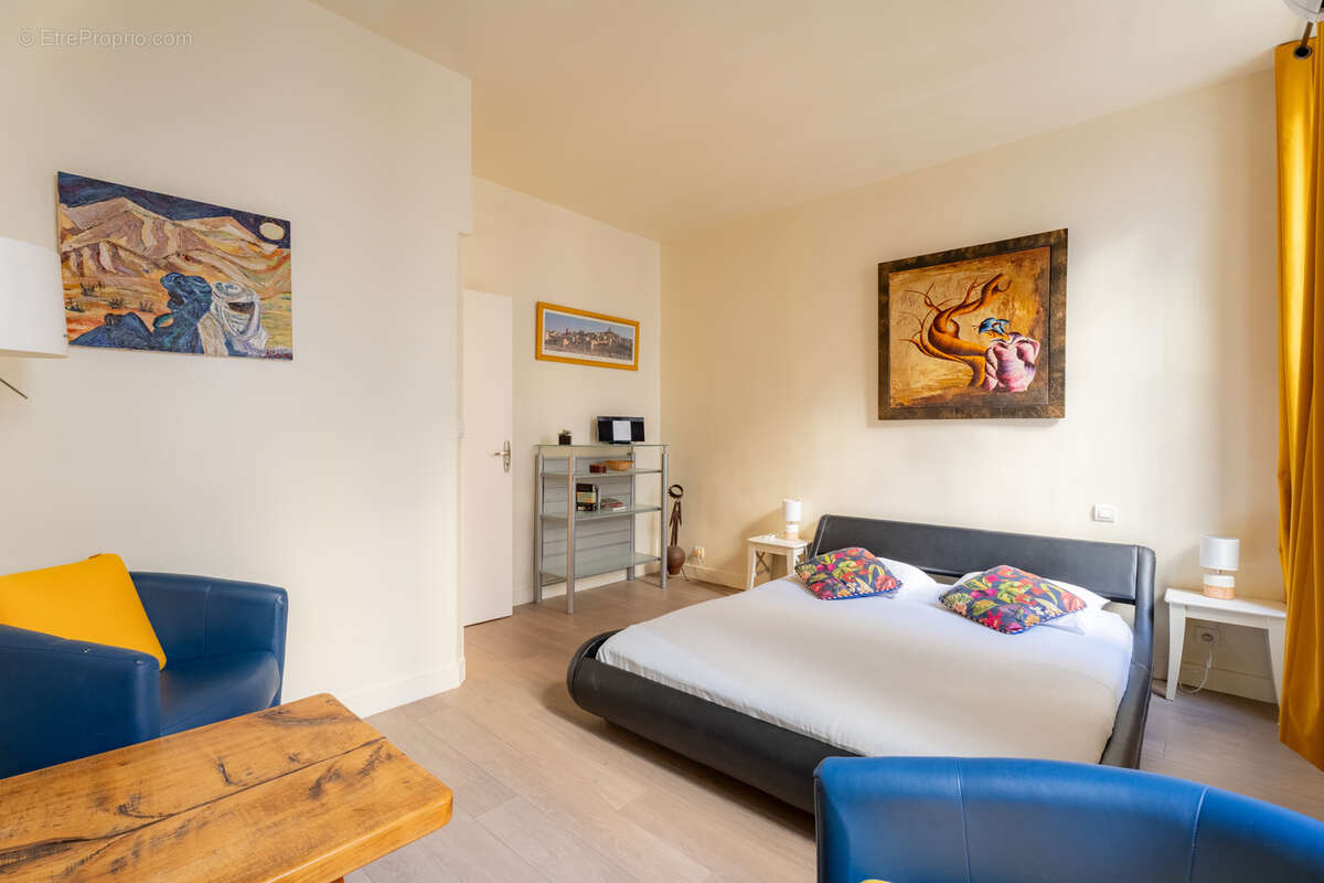 Appartement à MARSEILLE-1E