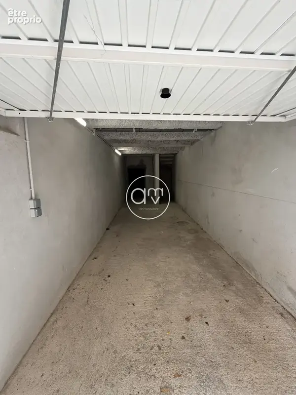 Grand Garage double avec cave - Centre ville de la Farlède - photo 5