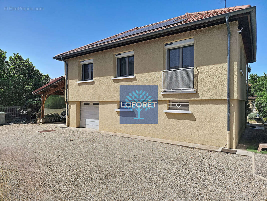 Maison 95m² avec piscine et jardin arboré - Brignais - photo 16