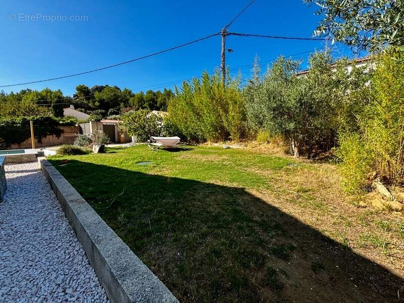 Maison à LE REVEST-LES-EAUX