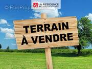 Terrain à AULNAY-SUR-MAULDRE