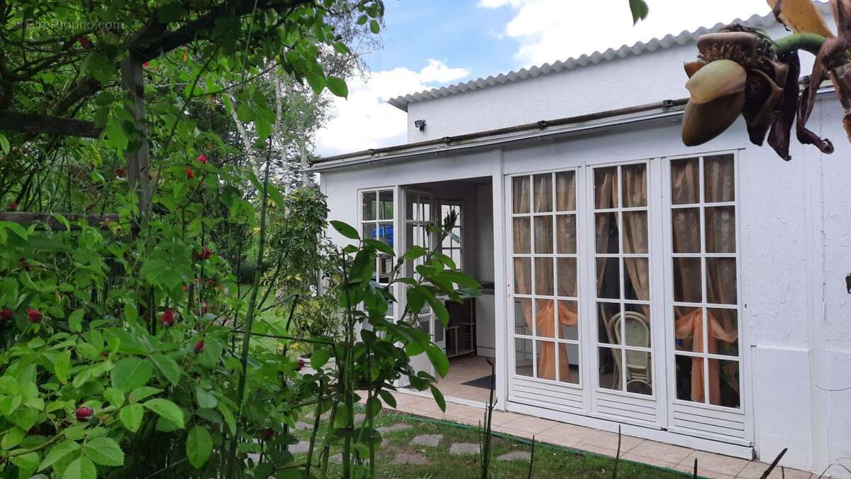 Maison à MONTENDRE