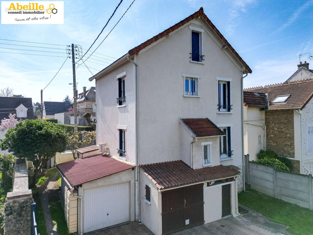 Maison à ARPAJON