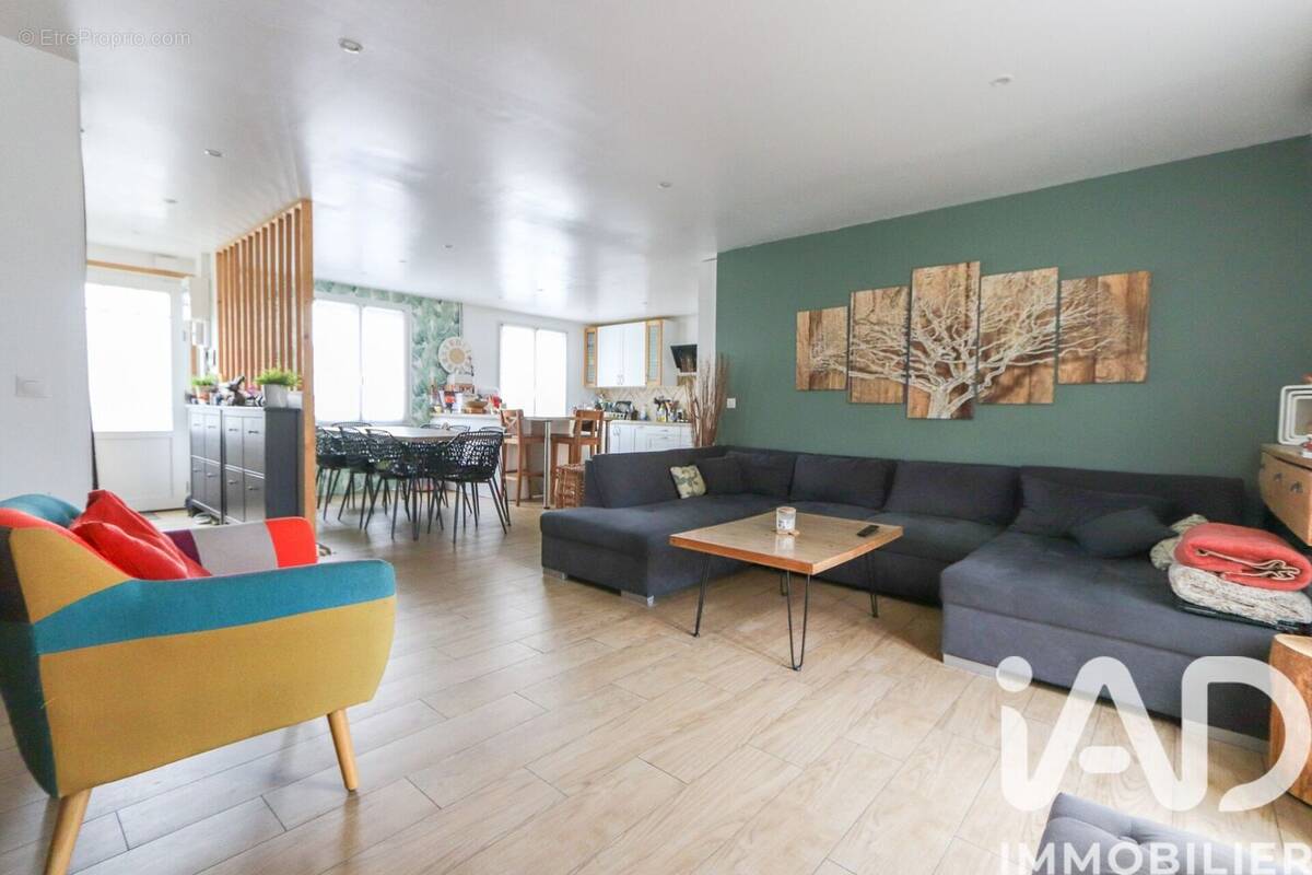 Photo 1 - Maison à LE PLESSIS-BELLEVILLE