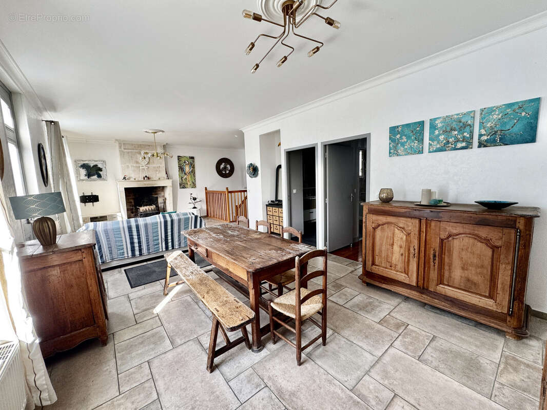 Maison à MESCHERS-SUR-GIRONDE