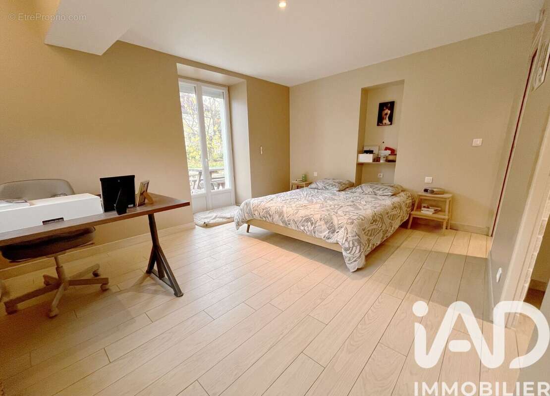 Maison 222 m² à Cely  - photo 4