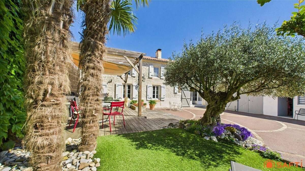 Photo 3 - Maison à SAINT-GERMAIN-DE-MARENCENNES