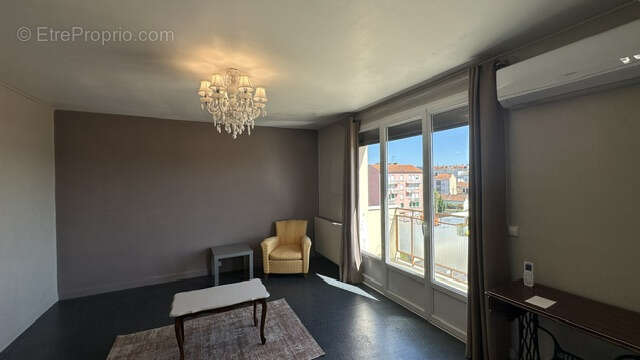 Proche gare, appartement rénové, 2 chambres, garage, balcons, climatisation - photo 11