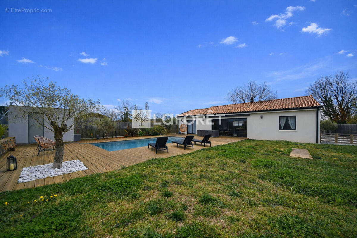 Maison à LISLE-SUR-TARN