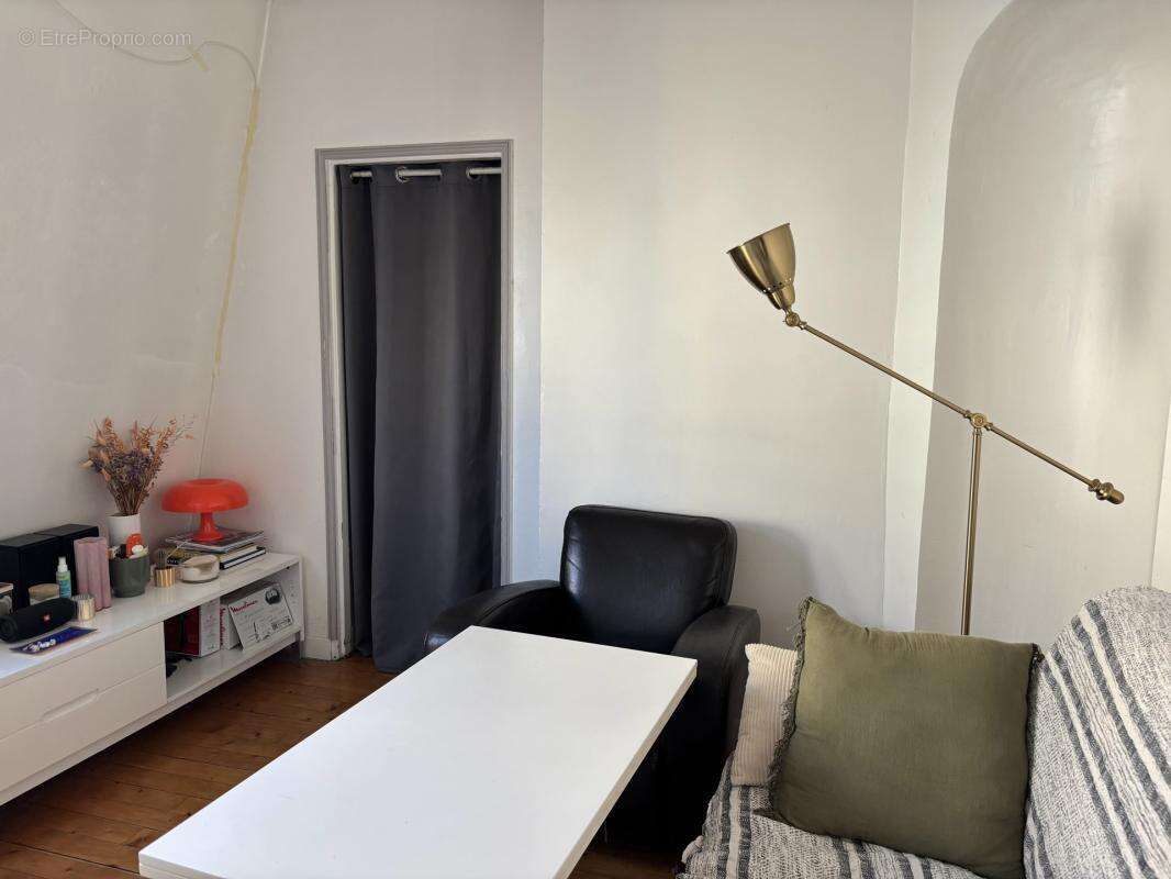 PARIS 12 Michel Bizot  Dernier étage avec ascenseur ? 2 pièces lumineux ? Cave ? Idéal premier achat ou investissement - photo 6