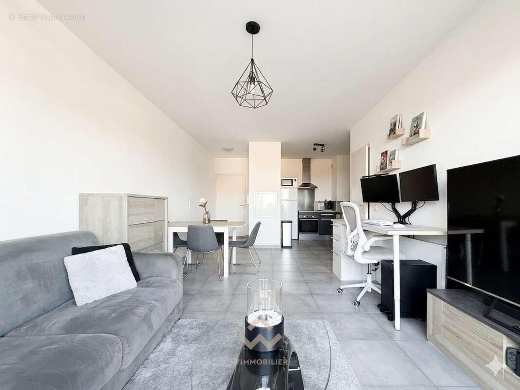 Séjour - Appartement T2 - La Garde 83130 - Appartement à LA GARDE