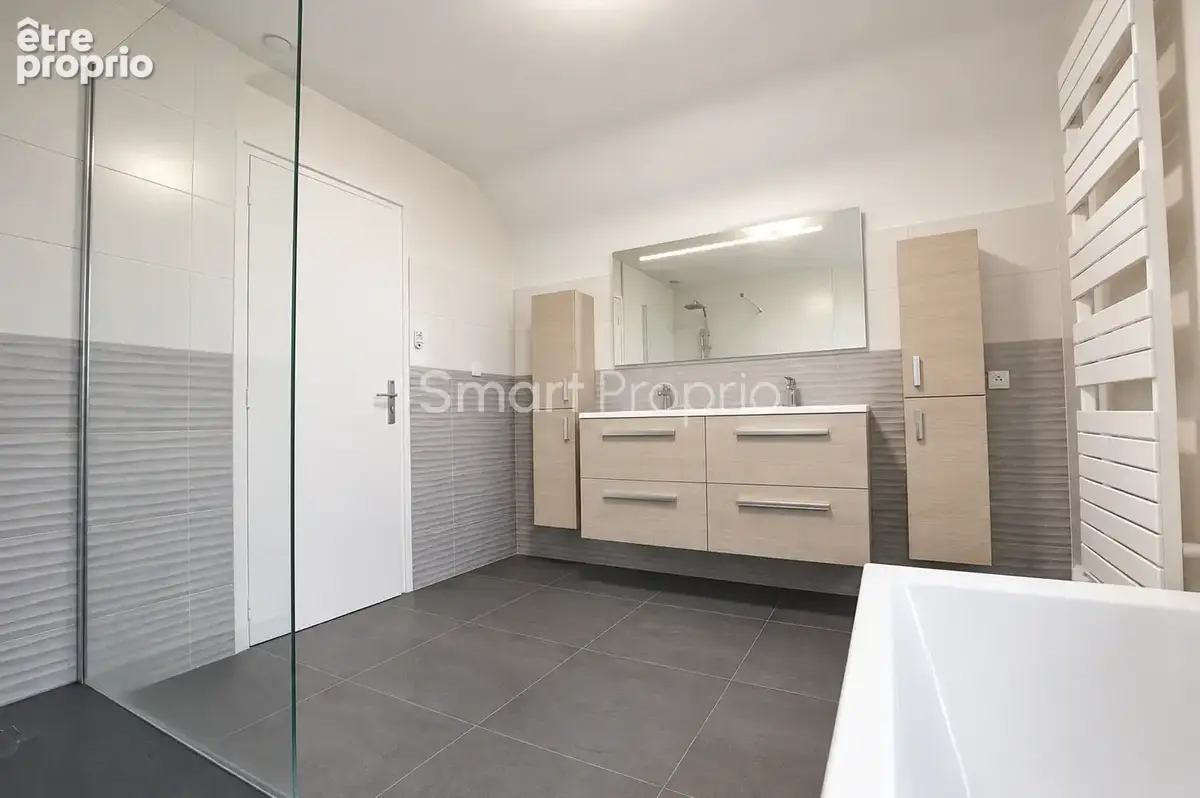 Crevin — Maison 160 m2, 5 chambres, cinéma et double garage - photo 21