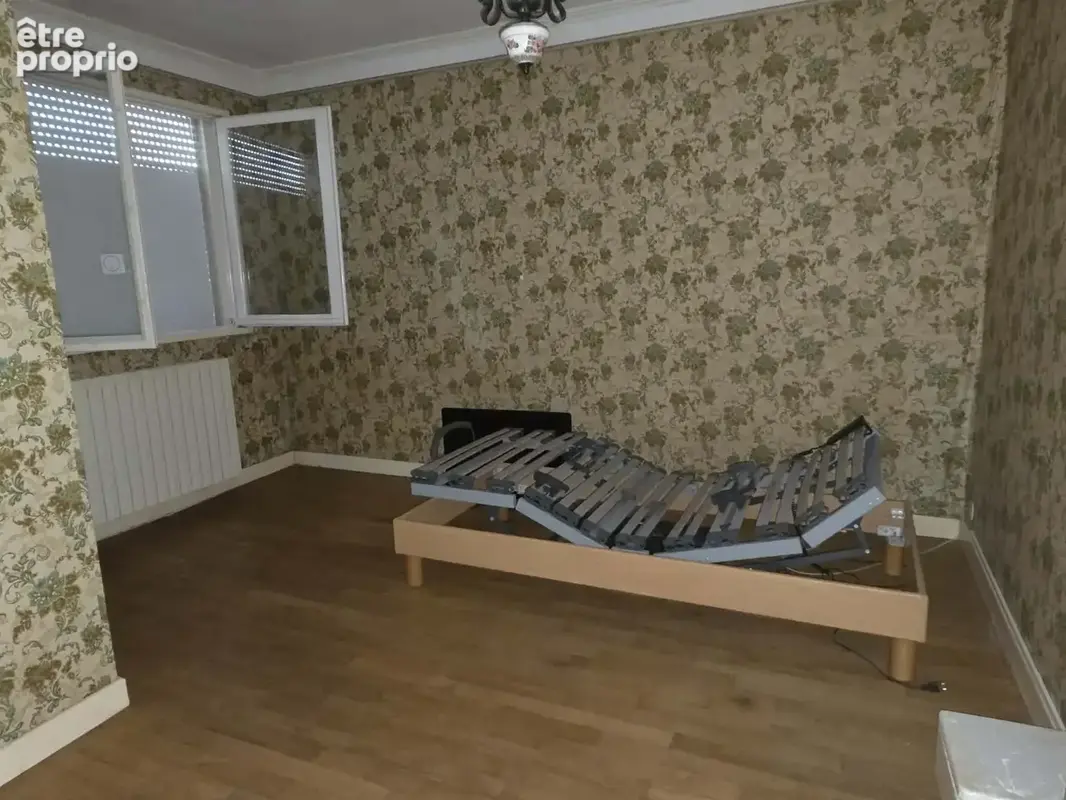 Maison avec dépendances et terrain - photo 10