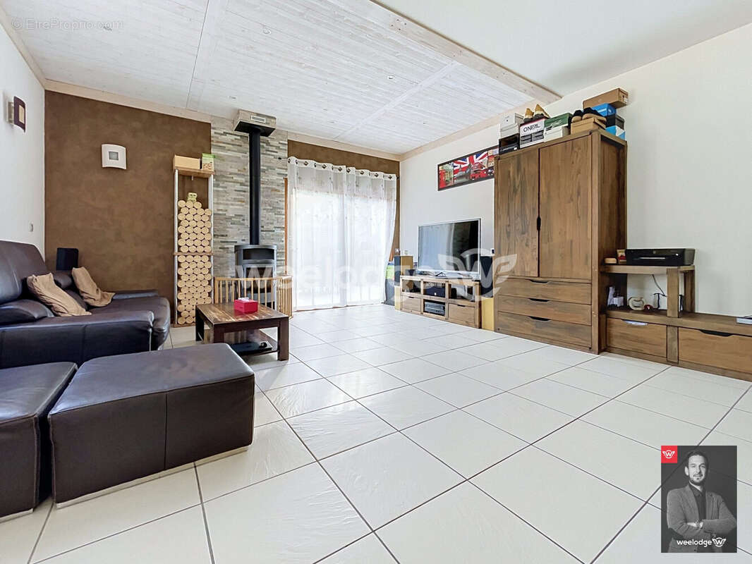 Maison 160 m² à Jouy-Le-Moutier  - photo 7
