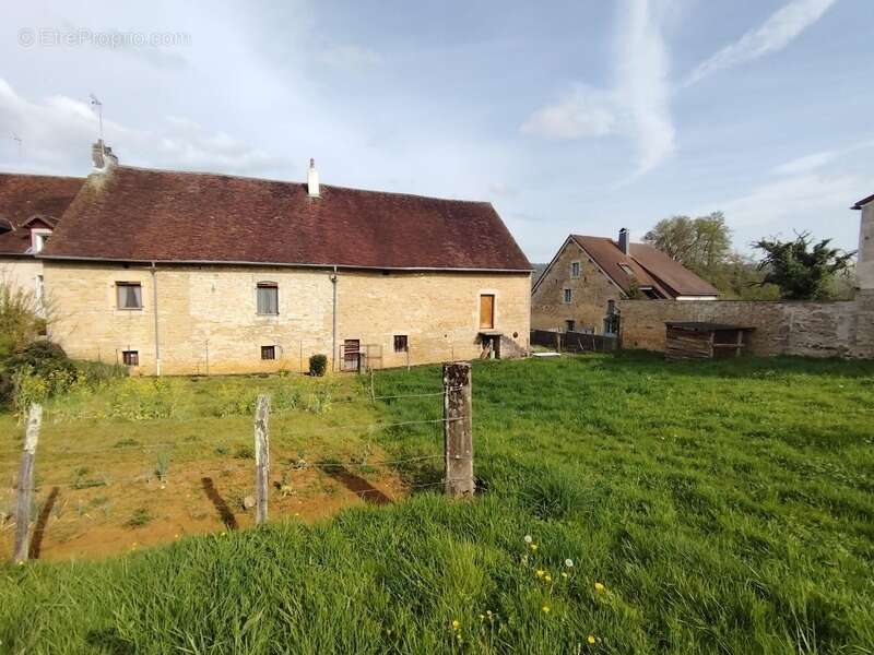 Maison à LONS-LE-SAUNIER