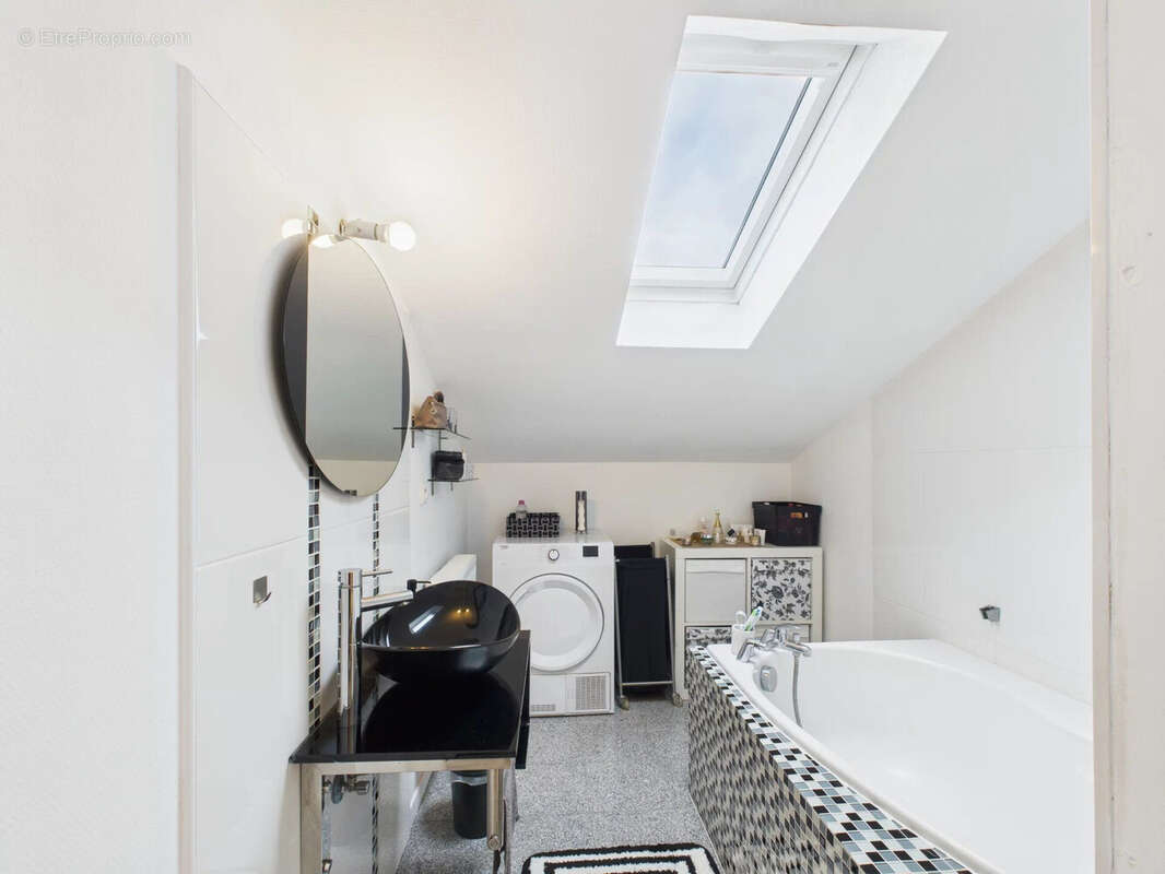salle de bains - Appartement à COLMAR
