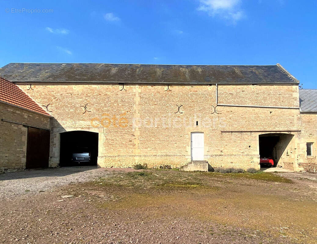 Maison à GRAINVILLE-SUR-ODON