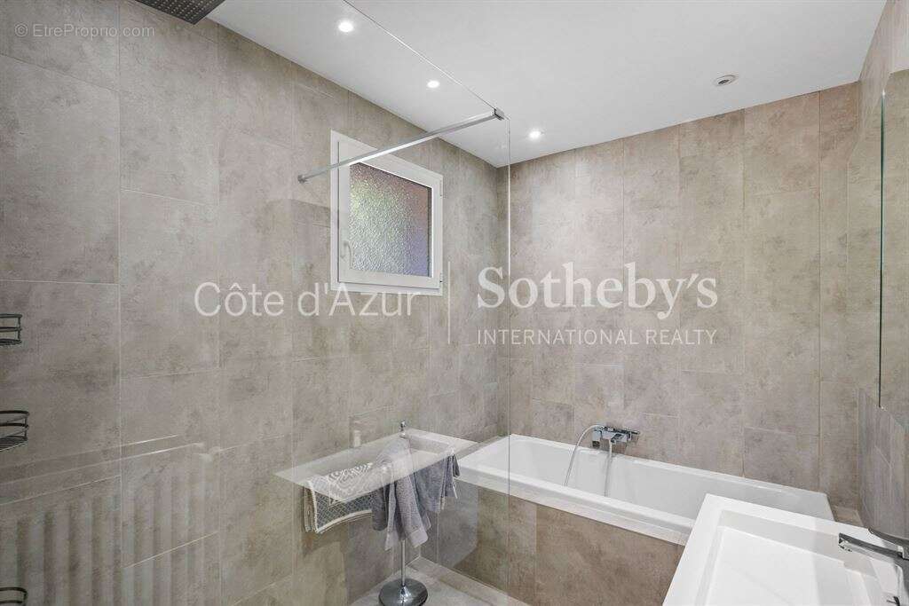 Maison à THEOULE-SUR-MER