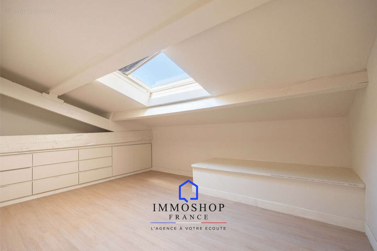 Appartement à MARSEILLE-5E