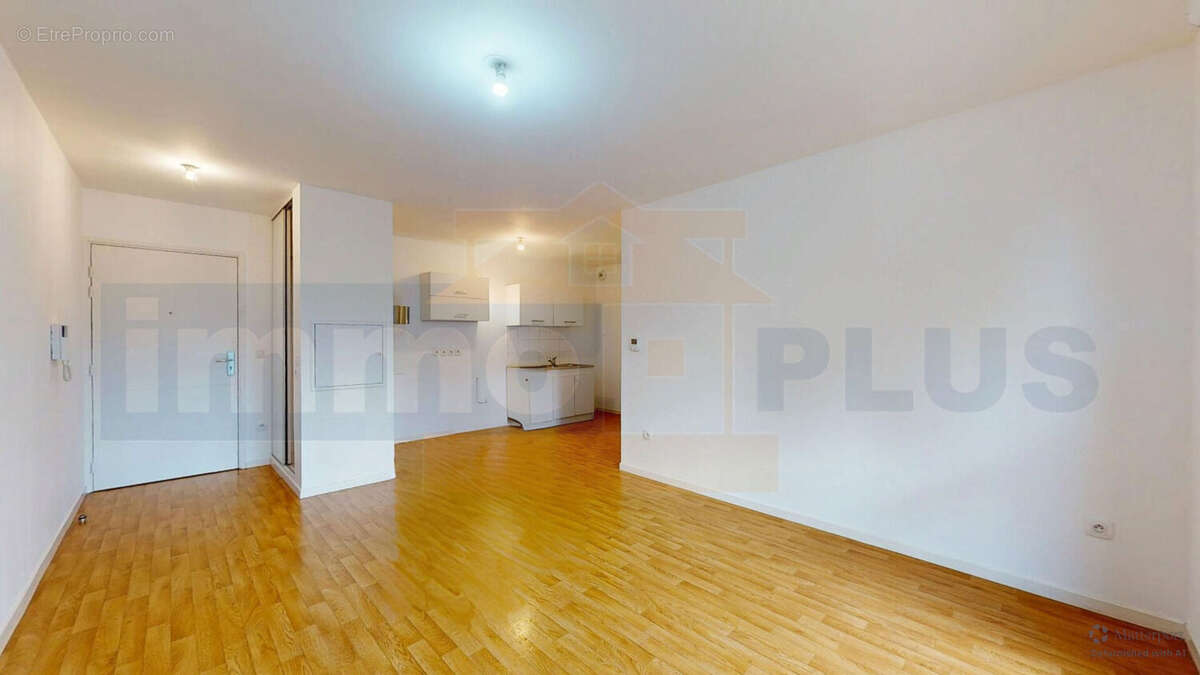 Appartement à FONTENAY-LE-FLEURY
