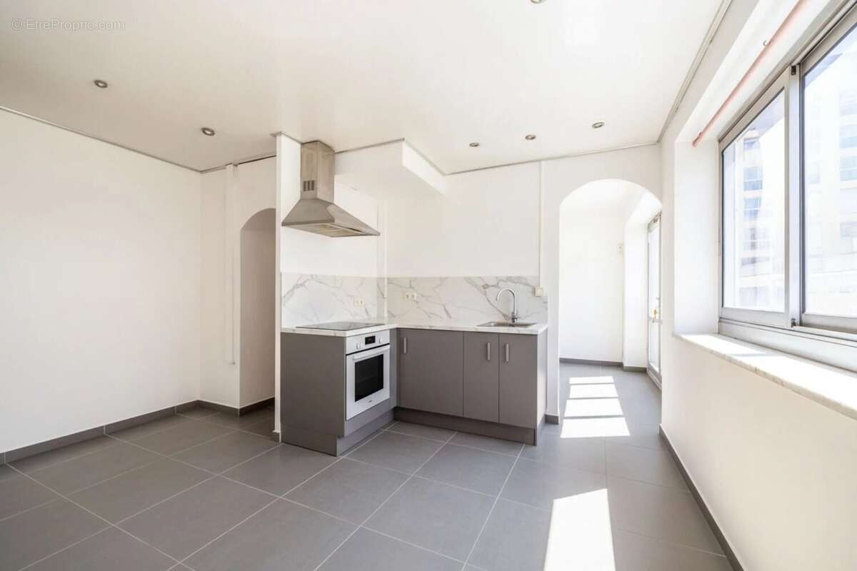 Appartement à MARSEILLE-7E