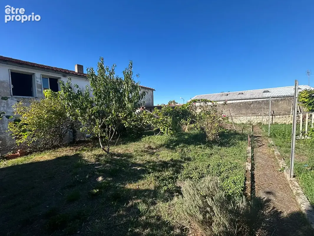 Maison à rénover 5 pièces à Semussac - 232 000 - photo 2