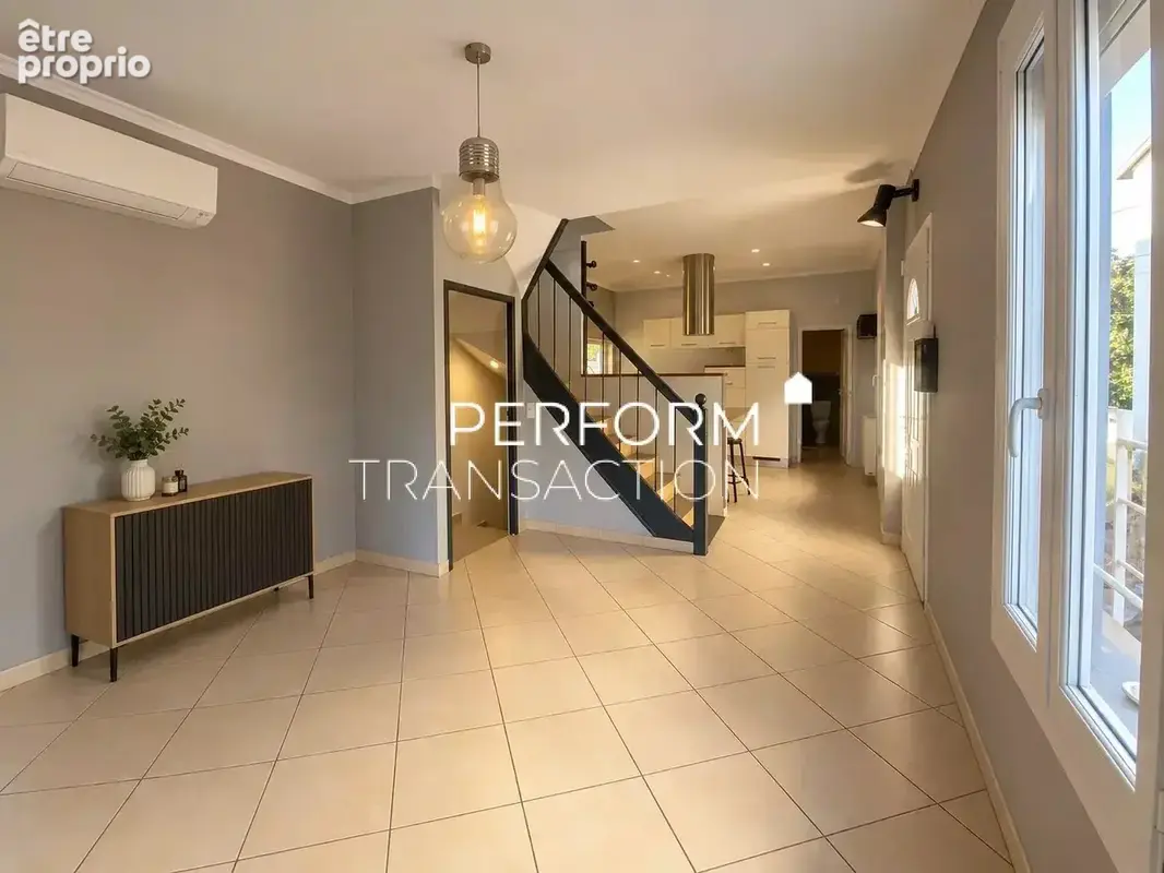 Fontaine – maison de ville 190 m² avec piscine et jardin - photo 3