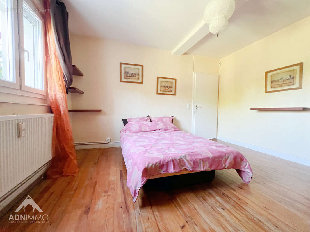 Maison à SAINT-GENIS-POUILLY