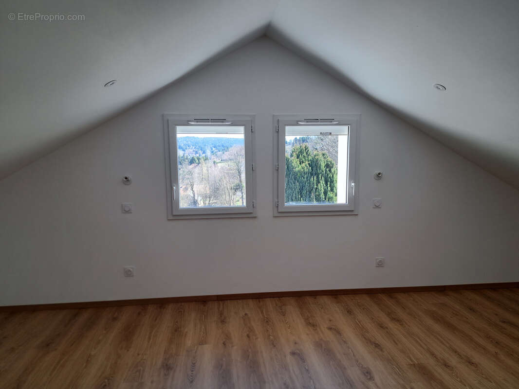 Maison à LE CHAMBON-SUR-LIGNON