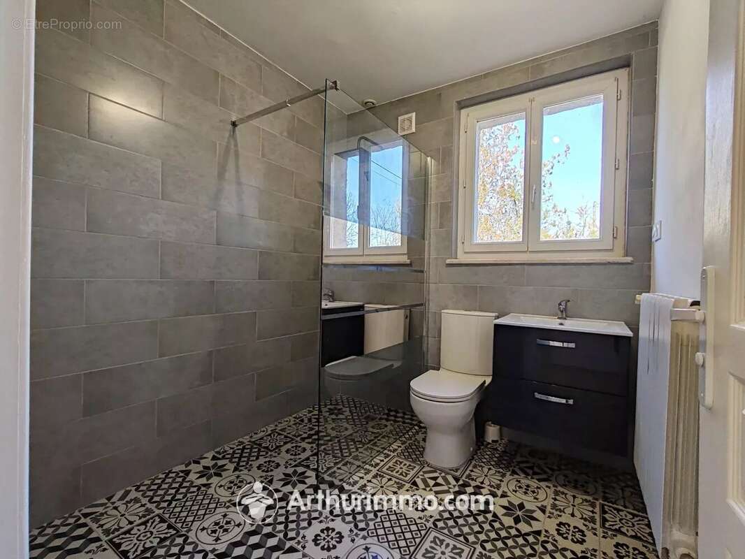 Maison à CAHUZAC-SUR-VERE