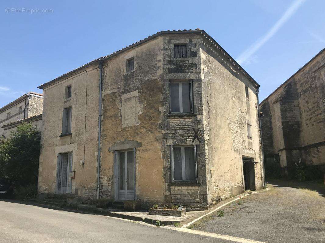 Maison à TUSSON