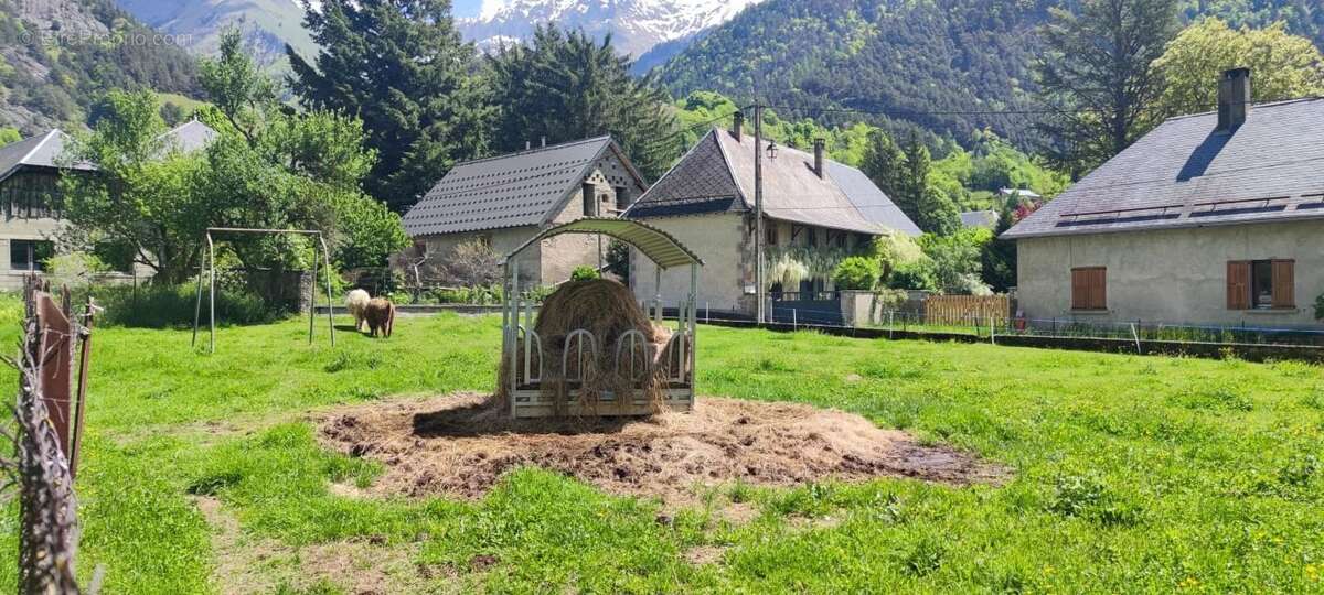 Terrain à CHANTELOUVE