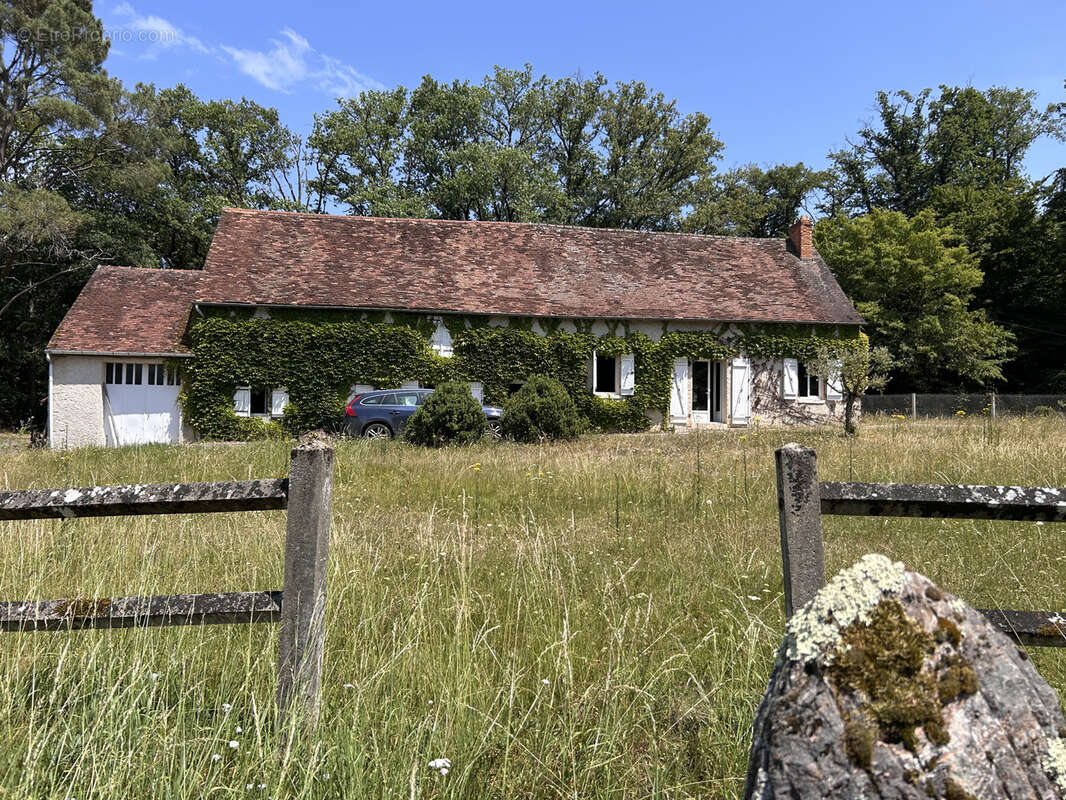 Longère de caractère  avec vaste terrain et bief à Chaillac sur plus de deux hectares de nature. - photo 20
