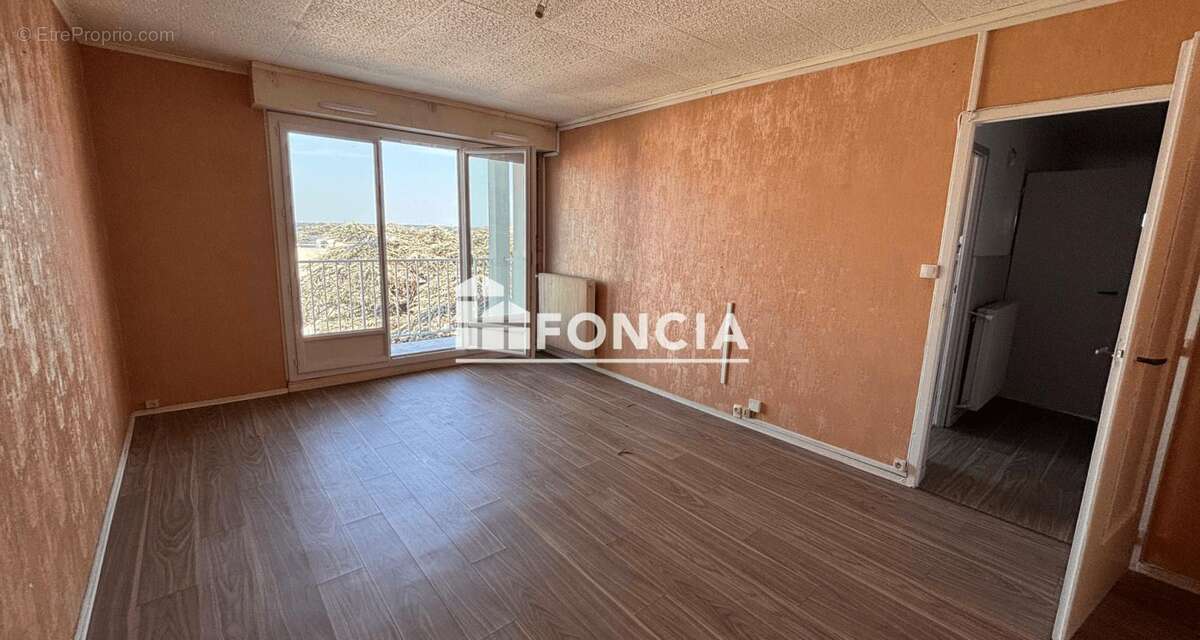 Appartement à LA CHAPELLE-SAINT-MESMIN