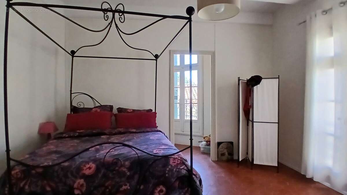 Elégante maison de Maître avec cour et piscine. - photo 22