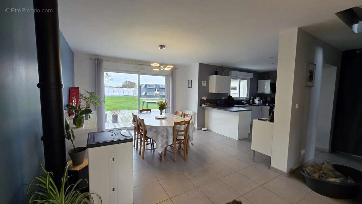 Maison à GRANDVILLIERS