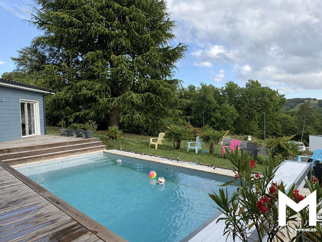 Maison à COULOUNIEIX-CHAMIERS