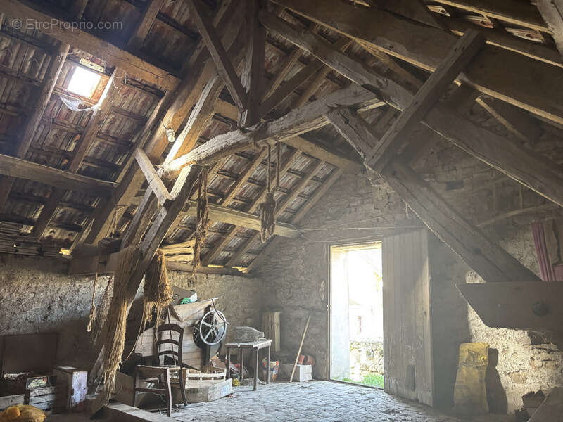 Maison à PRECY-SOUS-THIL