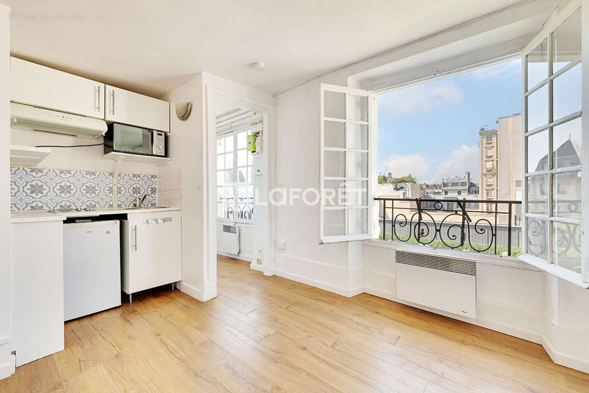 Appartement à PARIS-3E