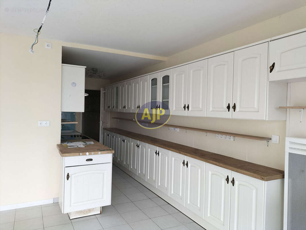 Appartement à FOURAS