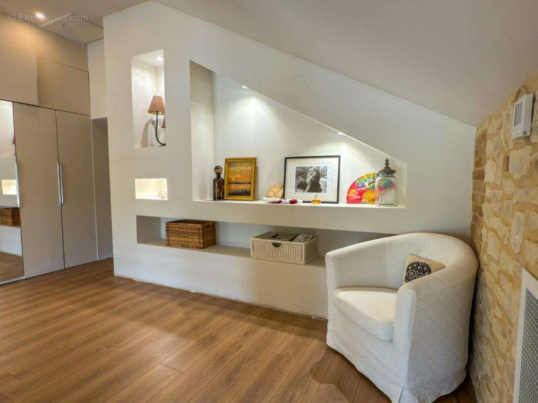 Maison à ENDOUFIELLE